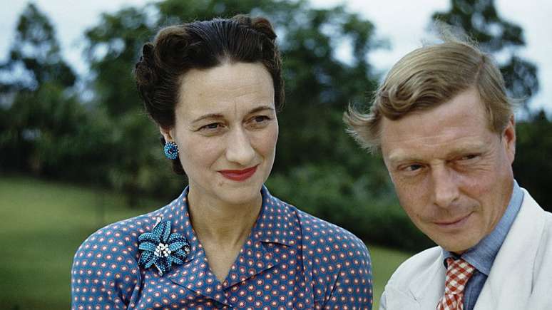 Rei Eduardo 8º abdicou do trono para se casar com a americana Wallis Simpson, que havia se divorciado duas vezes