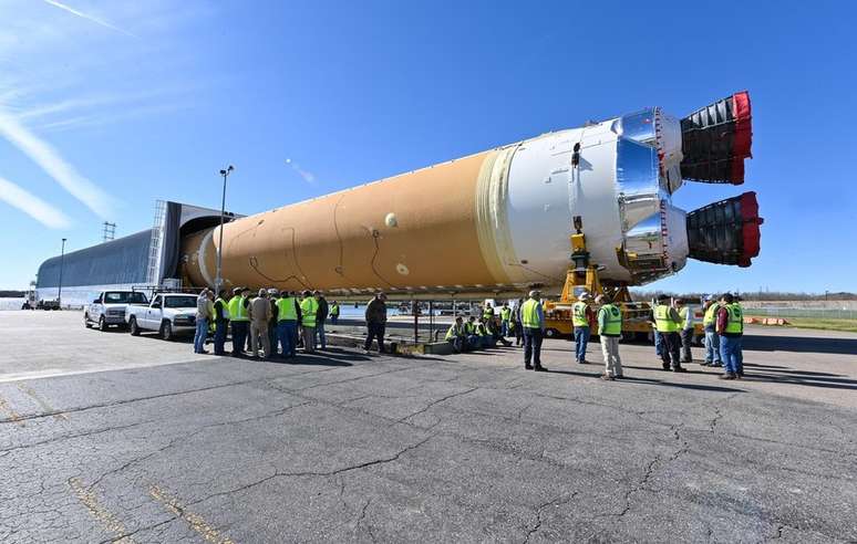 Essa parte do foguete será transportado por água de sua fábrica em Nova Orleans até o Mississippi