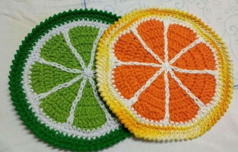 23. Descansos de panela feitos de crochê simulam frutas cítricas. Fonte: Pinterest