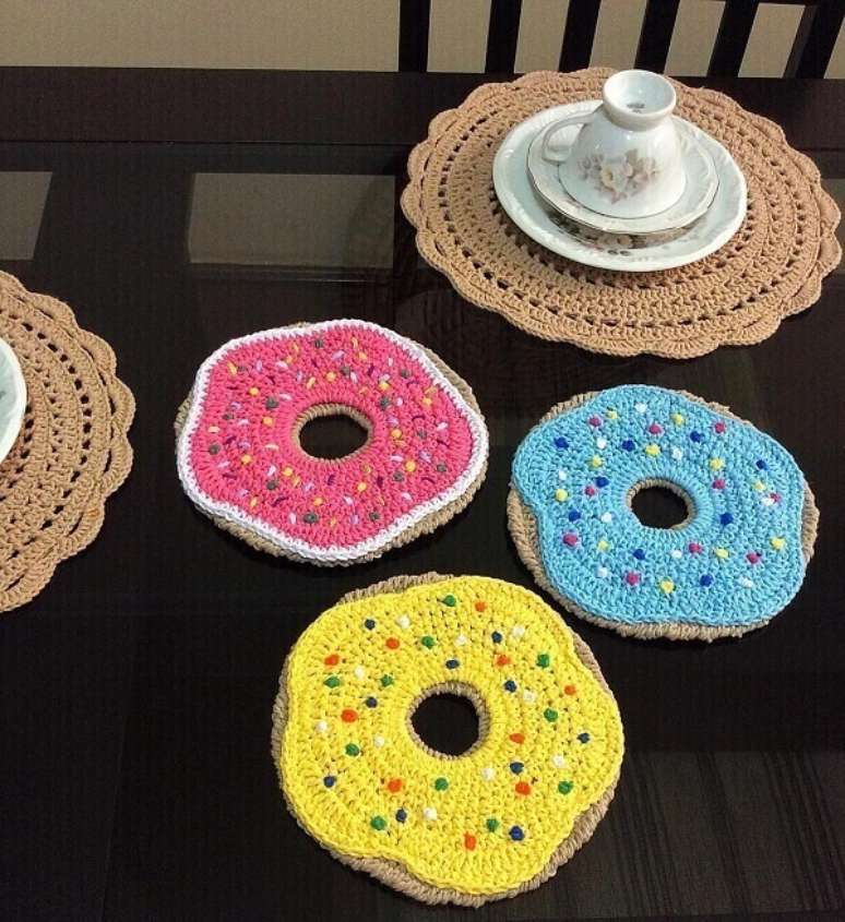 42. Conjunto de descanso de panela em formato de Donuts. Fonte: Pinterest