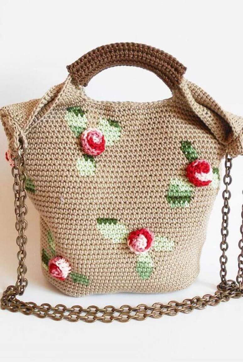 19. Bolsa com rosas de crochê para aplicação – Foto: Tricot et Couture