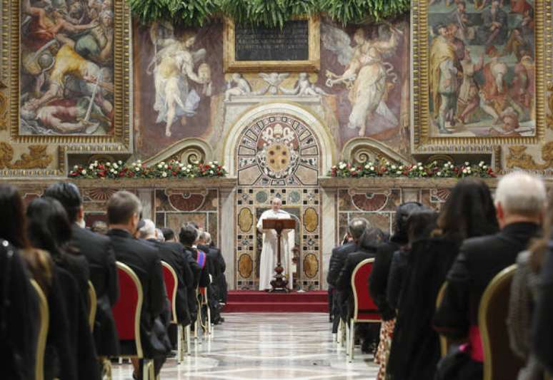 Papa Francisco durante encontro com corpo diplomático no Vaticano