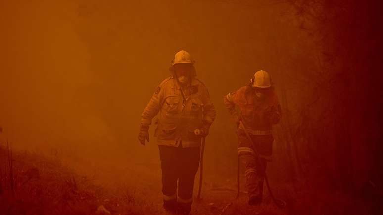A onda de incêndios florestais que atinge a Austrália já deixou 25 mortos desde setembro