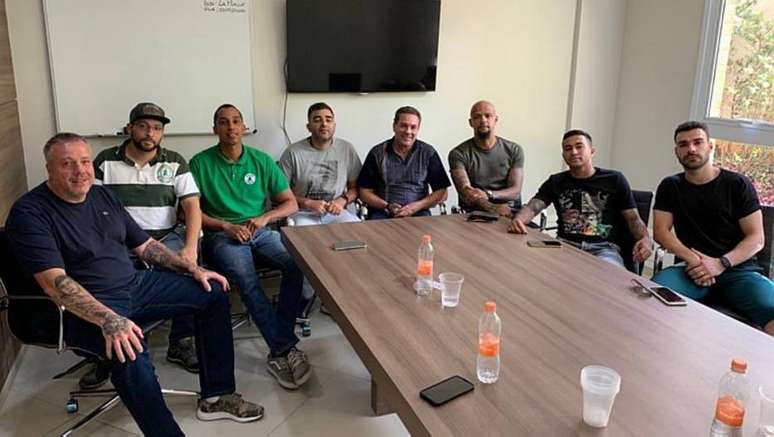 Mancha Alviverde faz reunião com Luxemburgo e jogadores do Palmeiras