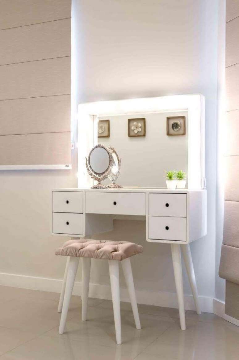 57. Quarto de casal com penteadeira camarim &ndash; Foto: Avner Posner