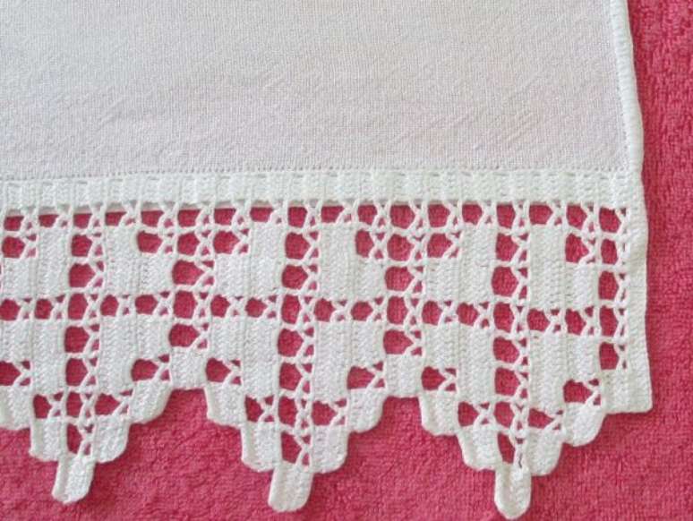 84. Bico de crochê na toalha – Via: Pinterest
