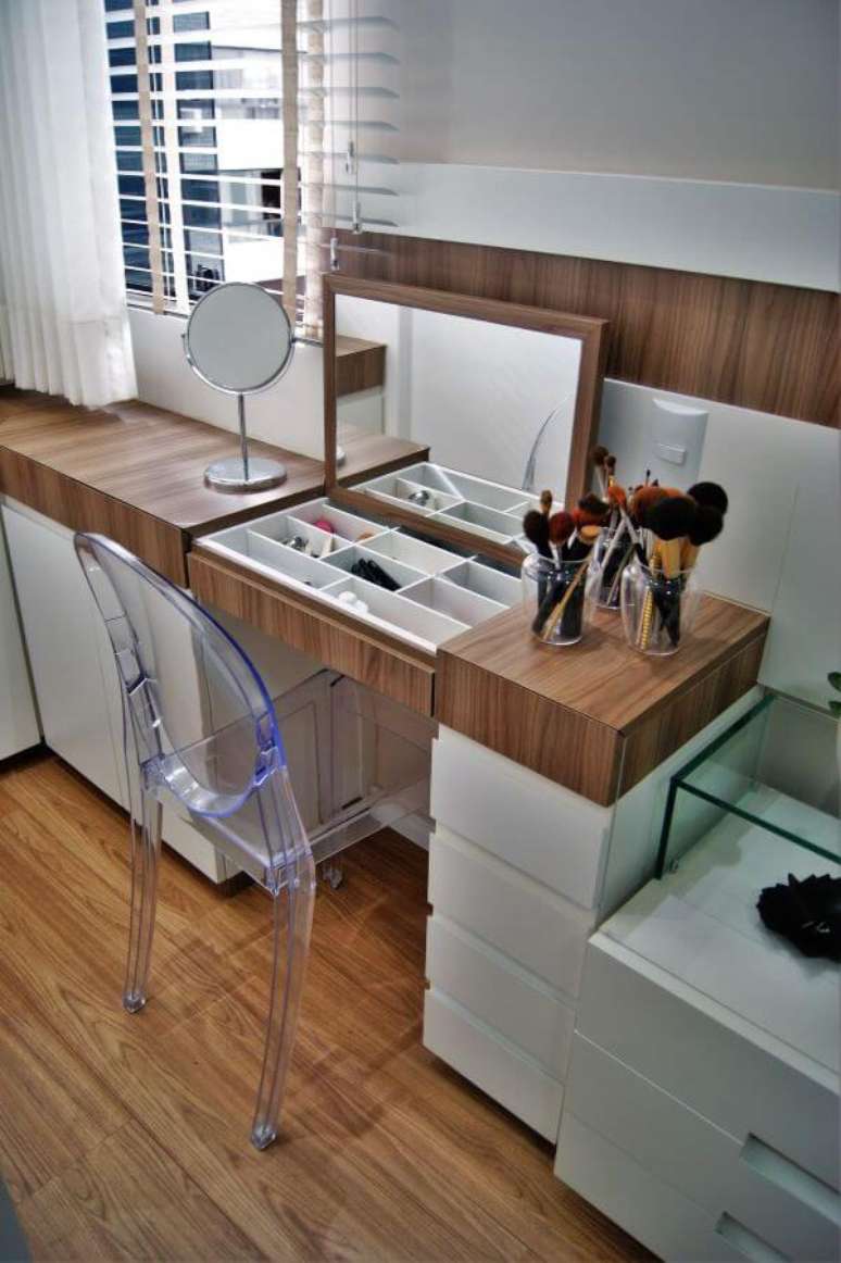 53. Escolha penteadeiras funcionais para usar em casa &ndash; Foto: Priscila Fernandes