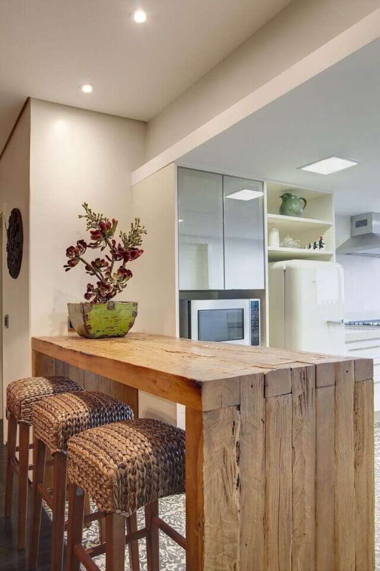 31. H&aacute; quem prefira as banquetas &agrave;s cadeiras. Projeto de Eduarda Corr&ecirc;a