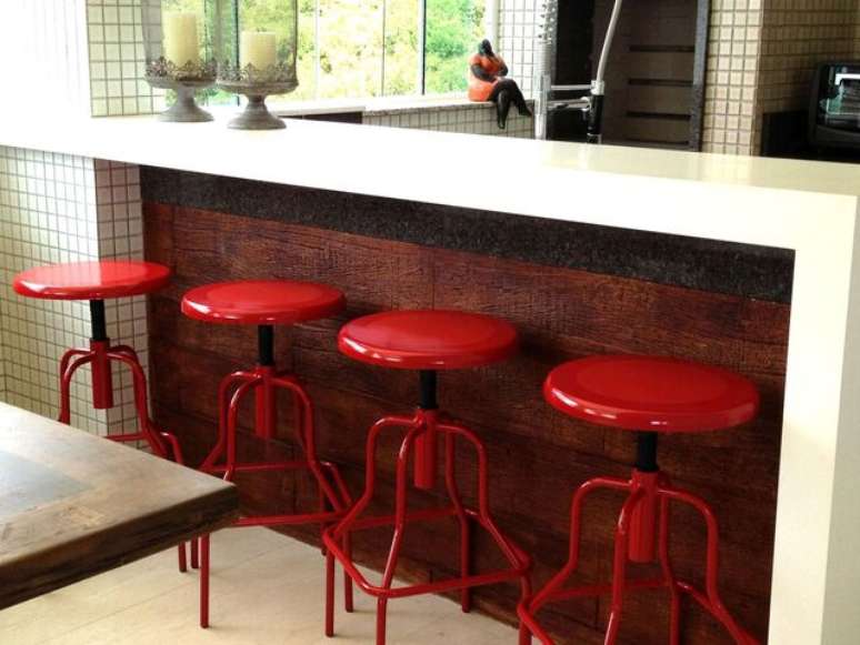 7. As banquetas girat&oacute;rias s&atilde;o super funcionais. Projeto de Desmobilia