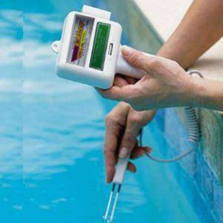 7. Medir o PH e a alcalinidade da água ajuda a manter a água saudável.