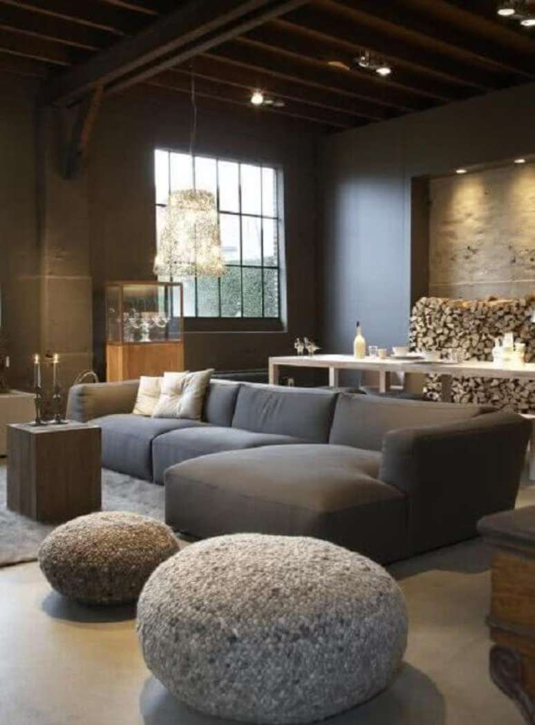58. Sala moderna cinza decorada com sofá com chaise modulado – Foto: Pinterest