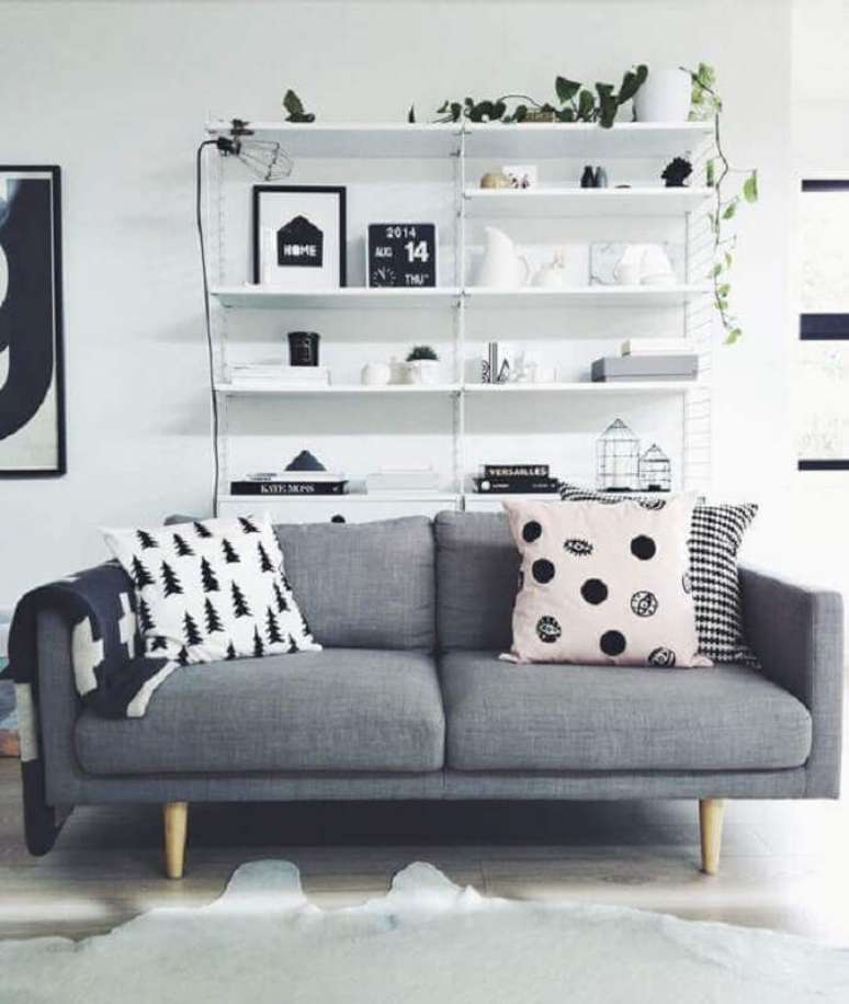 76. Sofá cinza pequeno para sala minimalista decorada – Foto: GD-Home