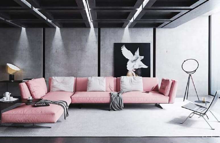 84. Sofá de canto cor de rosa para decoração de sala cinza contemporânea – Foto: Behance