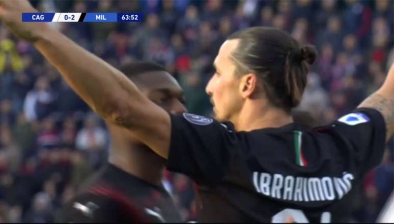 Ibrahimovic restrou como titular e marcou o segundo gol da vitória do Milan (Foto: DAZN)