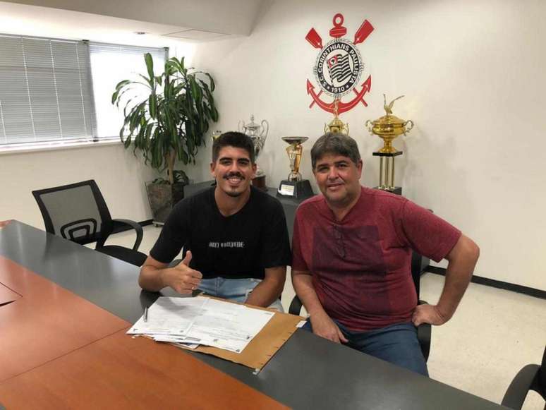 Goleiro DIego teve o contrato renovado com o Corinthians (Foto:Divulgação Corinthians)