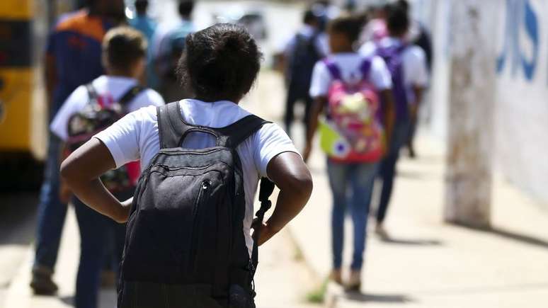 Experi&ecirc;ncia da crian&ccedil;a em casa j&aacute; influencia rela&ccedil;&atilde;o com a leitura antes mesmo de ir para a escola, dizem educadores