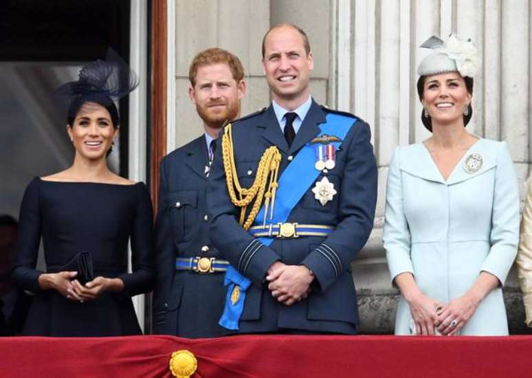 Harry e William com suas esposas, Meghan Markle e Kate Middleton
