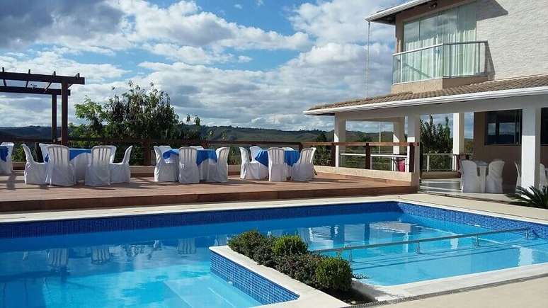 3. Casa sofisticada com piscina de alvenaria – Foto: Habitissimo.com
