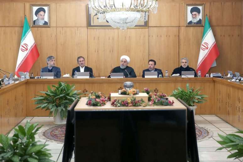 Presidente do Ir&atilde;, Hassan Rouhani, durante reuni&atilde;o de gabinete em Teer&atilde;
15/01/2020
Site oficial da Presid&ecirc;ncia/Divulga&ccedil;&atilde;o via REUTERS