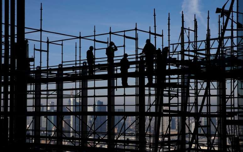 Trabalhadores de construção em Frankfurt. REUTERS/Kai Pfaffenbach/File photo