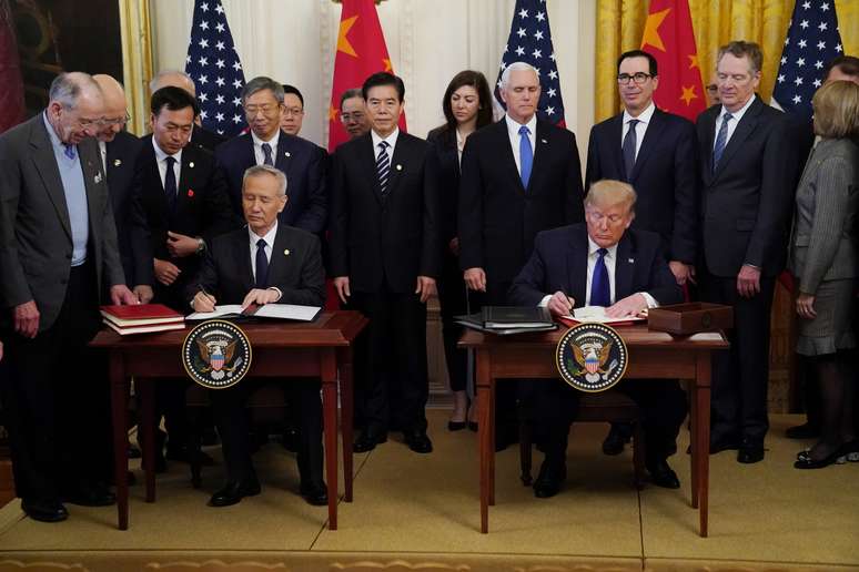 Cerimônia para assinatura do acordo comercial de Fase 1 entre EUA e China na Casa Branca, em Washington 
15/01/2020
REUTERS/Kevin Lamarque