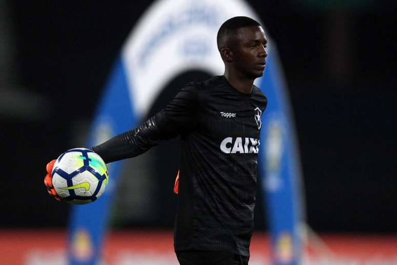 Andrew já foi relacionado para partidas do time profissional (Foto: Vítor Silva/SSPress/Botafogo)