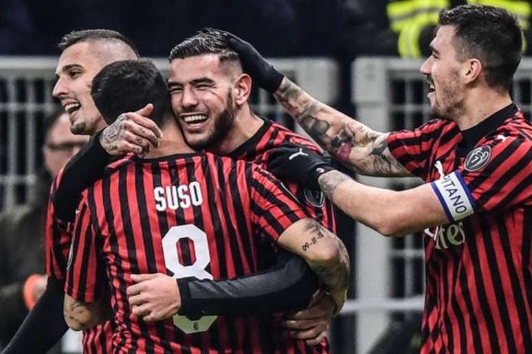Milan vence Spal por 3 a 0 - AFP