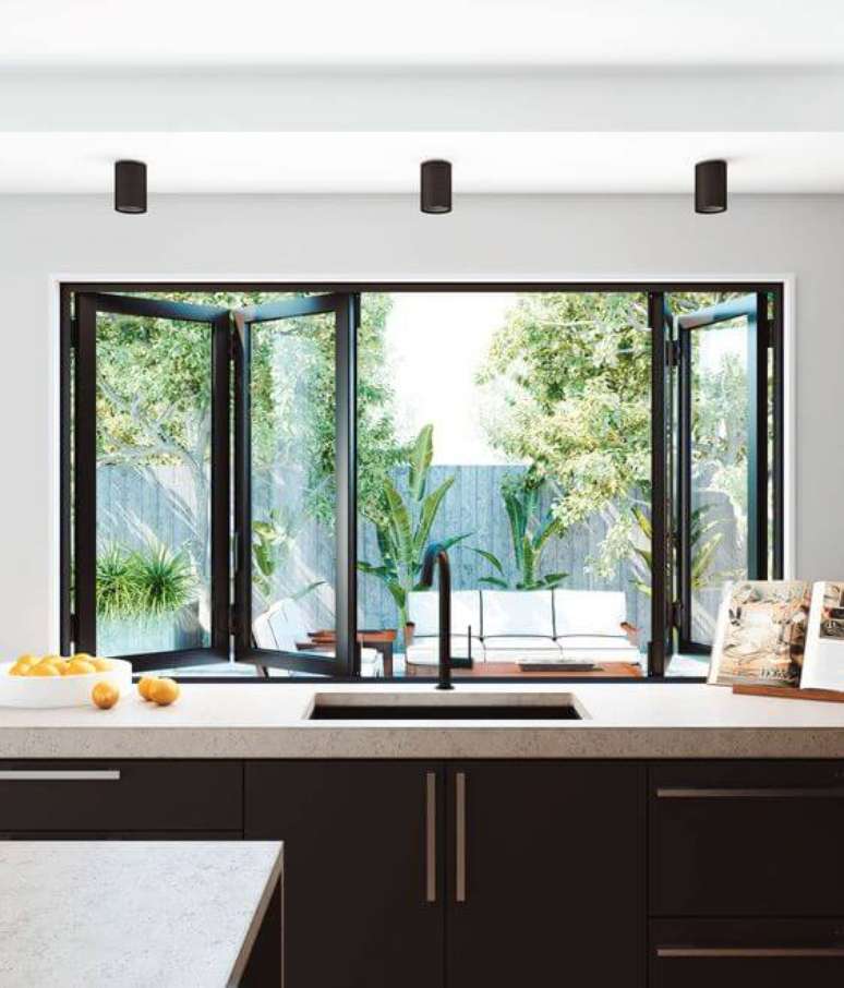 57. Janela de vidro camarão para cozinha – Foto: Fairview Windows