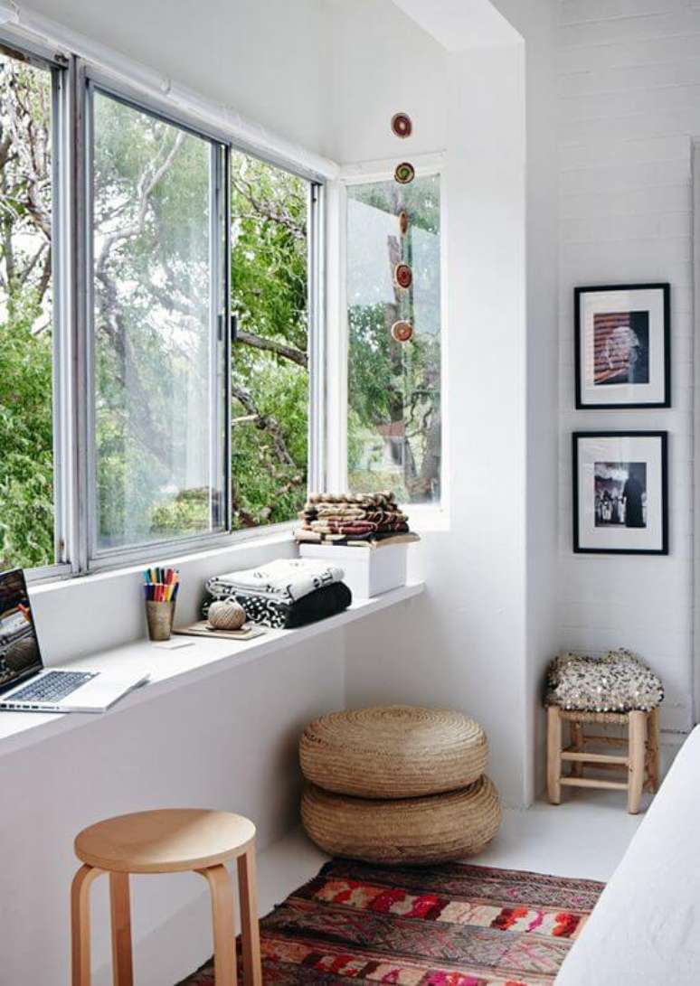 28. A janela de vidro de correr é perfeita para quartos – Foto: Life Style Blog
