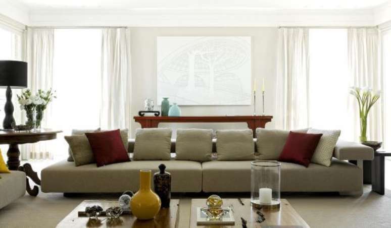 38. Janela de vidro para sala de estar – Foto: Marilia Veiga