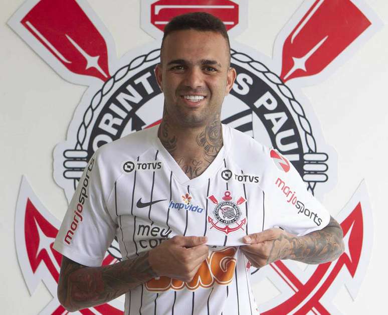 Luan assina contrato de quatro temporadas com o Corinthians (Foto: Divulgação/Daniel Augusto Jr).