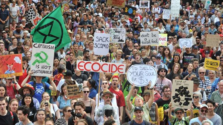 Na Austrália, afetada por fortes incêndios florestais, manifestantes cobram do governo ações contra as mudanças climáticas