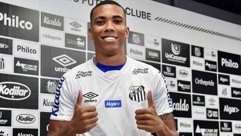 Madson veio ao Santos para o lugar de Victor Ferraz