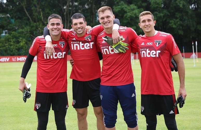 Júnior, Tiago Volpi, Lucas Perri e Thiago Couto: os goleiros do São Paulo em 2020 (Foto: Rubens Chiri/saopaulofc.net)