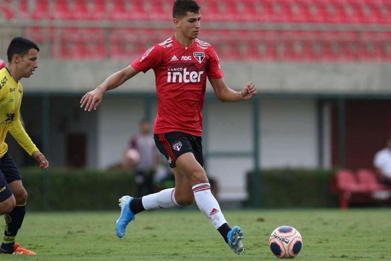 Vitor Bueno marcou um dos gols do São Paulo na goleada sobre a Caldense (Foto: Rubens Chiri/saopaulofc.net)