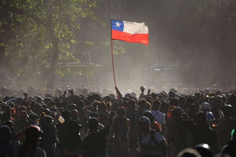 Protesto contra o governo do Chile em Santiago, 27 de dezembro de 2019