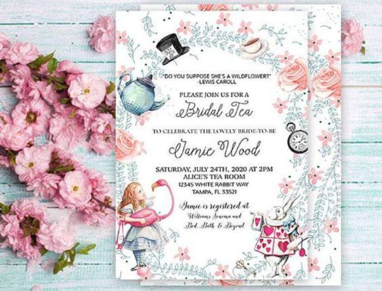 50. Convite de aniversário infantil da Alice no país das maravilhas – Foto: Pinterest
