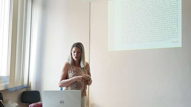 Ap&oacute;s concluir doutorado, Simone quer se tornar professora de latim, mas afirma que h&aacute; poucas oportunidades na &aacute;rea