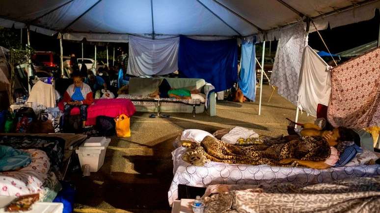 Cerca de 8 mil pessoas est&atilde;o em abrigos oficiais, diz o governo