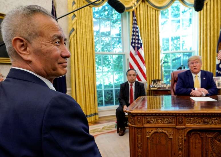 Vice premiê chinês, Liu He,  participa de reunião com Trump ino Salão Oval da Casa Branca 11/10/2019 REUTERS/Yuri Gripas