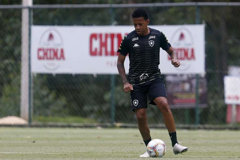 Gustavo Bochecha em ação no China Park (Foto: Vítor Silva/Botafogo)