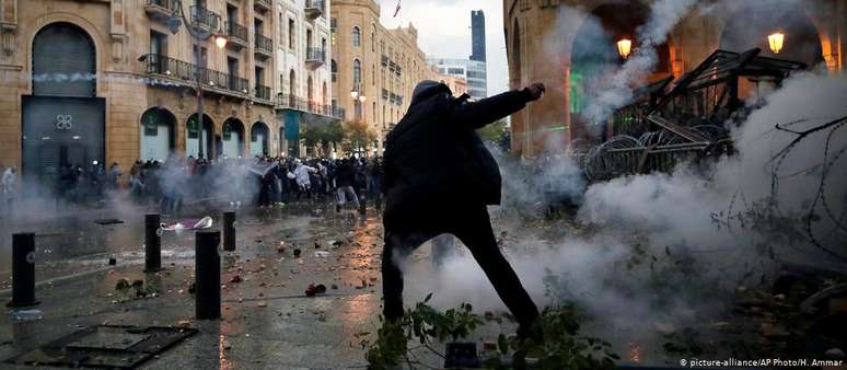 Mais de 160 ficaram feridos nos confrontos em Beirute