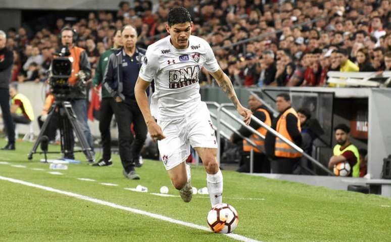 Alvo do Santos, Ayrton Lucas foi revelado pelo Fluminense (Foto: Lucas Merçon/Fluminense)