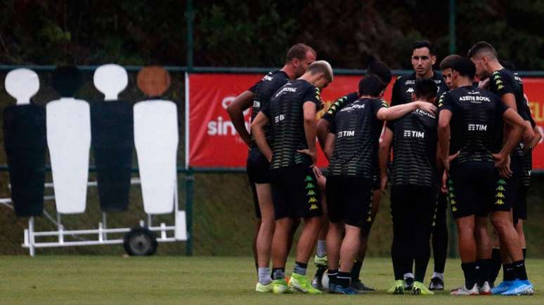 Time do Botafogo em ação no China Park (Foto: Vitor Silva/Botafogo)