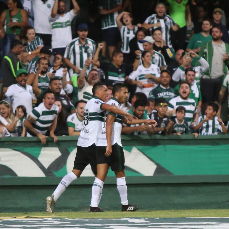 O Coxa saiu atrás no placar, mas buscou o empate dentro de casa (Foto: Divulgação/Coritiba)