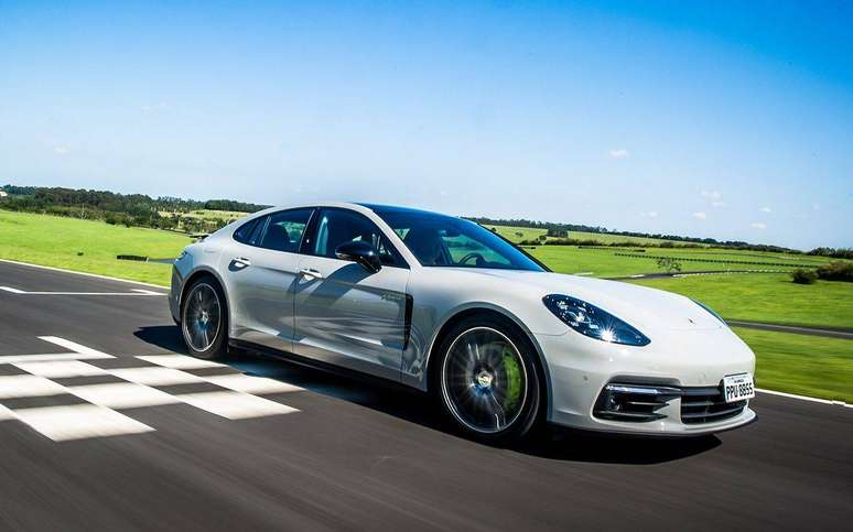 Panamera híbrido plug-in: uma opção que já tem grande procura na Porsche.