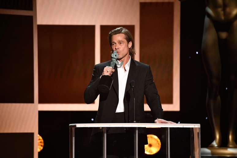Brad Pitt durante discurso de agradecimento no SAG Awards