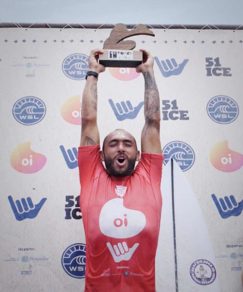 Jadson André foi o campeão em 2019, em final brasileira contra Yago Dora. (Instagram/HangLooseBrasil)