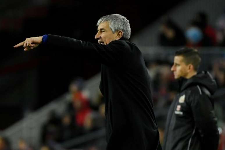 Quique Setién promoveu mudanças na sua estreia como treinador do Barcelona (LLUIS GENE / AFP)