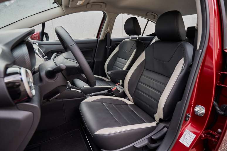 Os bancos ficaram mais anat&ocirc;micos, oferecendo mais conforto.